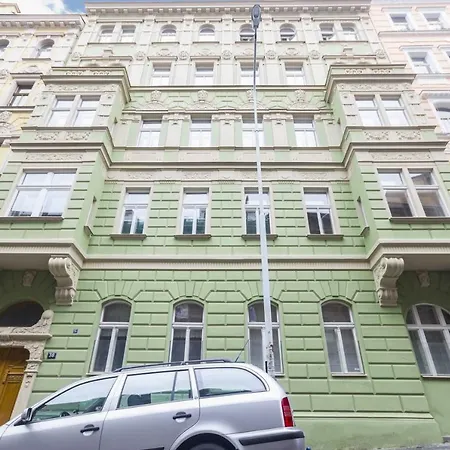 Ruterra With Private Terrace Prag