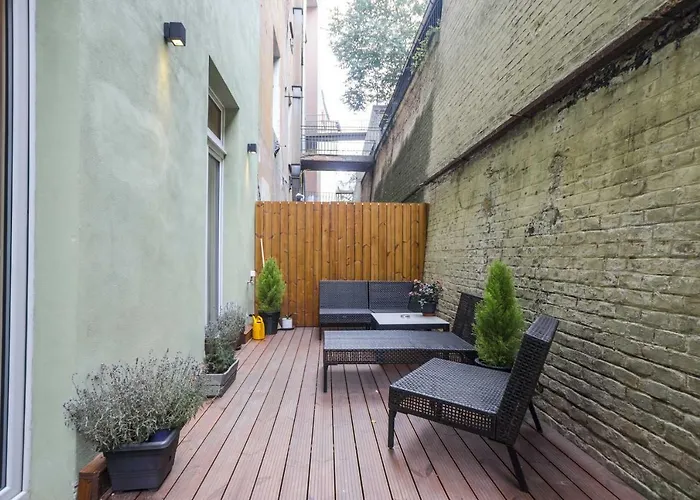 Ruterra With Private Terrace