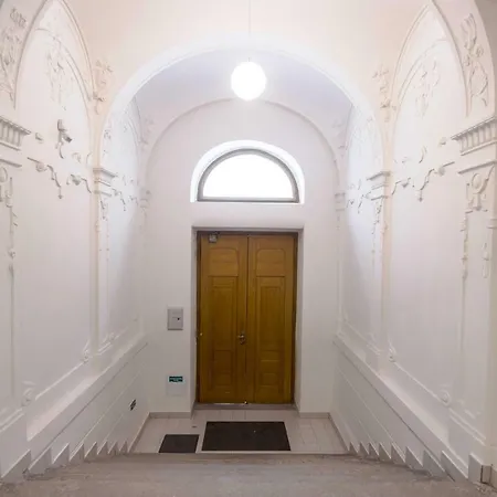 Apartamento Ruterra With Private Terrace Praga